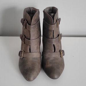 ✨️ BOGO Free ✨️Wedge ankle booties